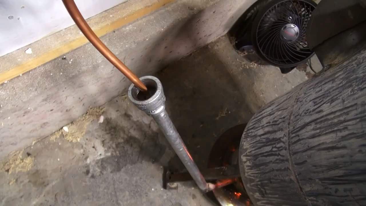 DIY Video How to build a Homemade Gravity fed ,Drip Waste Oil Heater