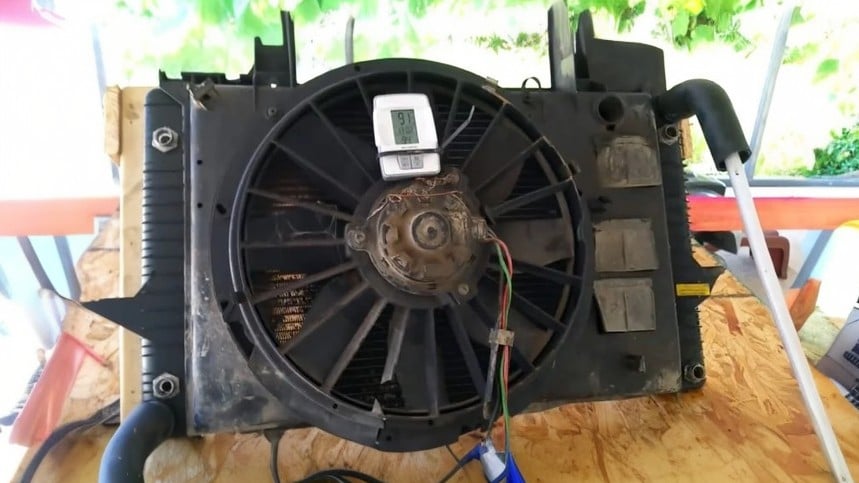 How to build an Inexpensive Geothermal  Solar Air Conditioning System to Cool your Garage using an Old Car Radiator ,Solar Panel.