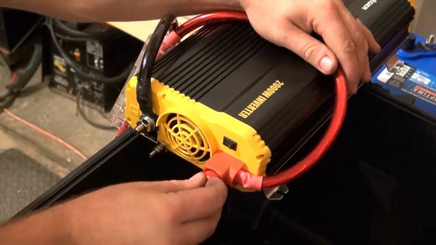 How to build a Large 2000W Portable Solar Power Generator at Home from ...