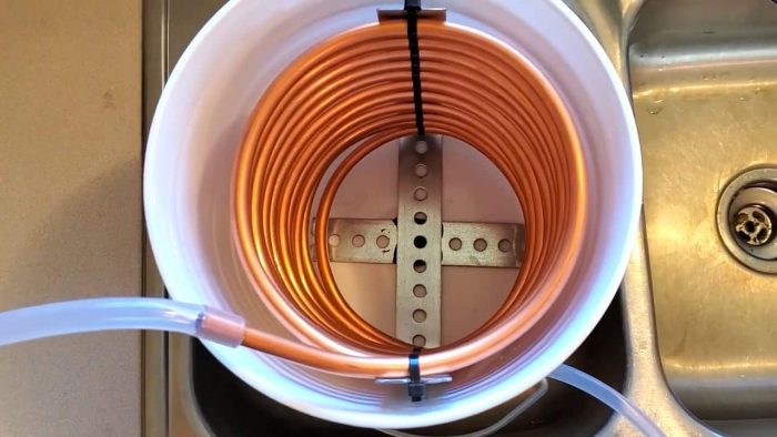 How to build a Simple and Efficient Homemade Water Distiller .Great for everyday use or in off-grid situations.
