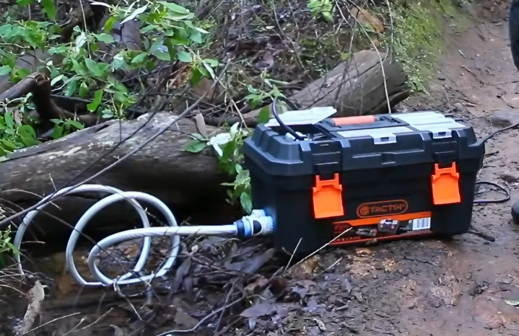How to build an DIY 12 V Portable Water Pump Box with filtration system for RV / Camping